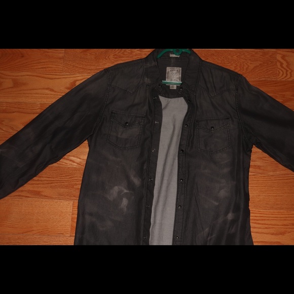 Guess button down - Picture 4 of 4